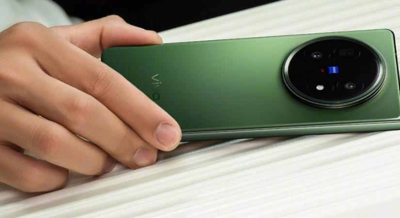 Kicsomagolták a Vivo X Fold 5-öt (videó és fotók)