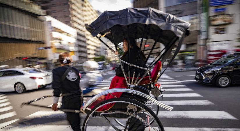 Ezt a különleges könyvet és fotókiállítást látva rácsodálkozhatunk Japán színeire