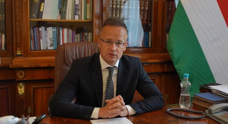 Szijjártó Péter: A von der Leyen Zelenszkij-tervvel ki akarják nyírni a rezsicsökkentést - Index - Gazdaság