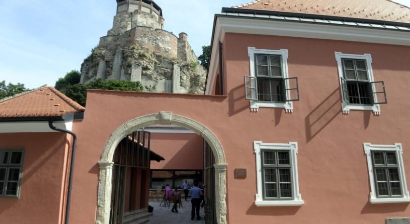 Csillagles és fegyversimogatás is lesz Esztergomban a Múzeumok Éjszakáján - kultura.hu
