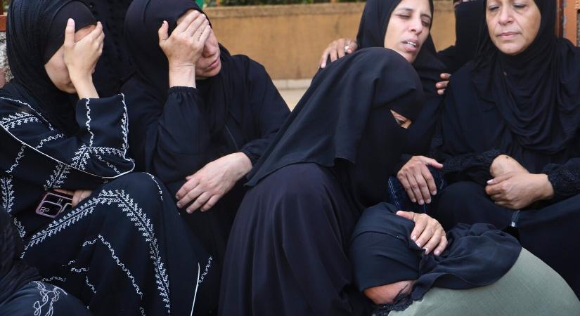 Gázai egészségügyi források szerint izraeli tankokból lőttek a segélyekre várakozók egy csoportjára, sokan meghaltak - Új Szó