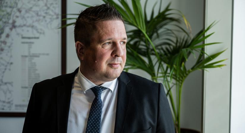 Távozik Lázár János helyettes államtitkára, a vármegyebérlet kitalálója - Portfolio