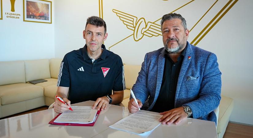 Hivatalos: bemutatták a DVSC új vezetőedzőjét - Dehir