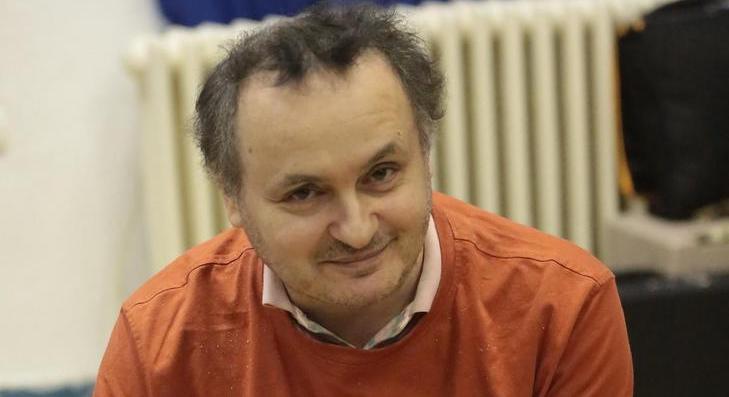 Galla Miklós is reagált Aranyosi Péter Karinthy-gyűrű-botrányára, de mi történik a körmeivel? – fotó - Blikk - Kvíz