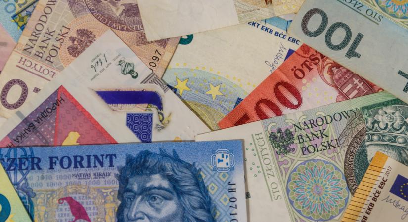 Tovébb gyengült a forint: hogyan lesz ebből dőzsölés a külföldi nyaraláson? - Pénzcentrum - Gazdaság