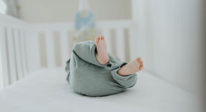 Idegesítette gyermeke sírása, súlyosan bántalmazta kéthetes csecsemőjét a szívtelen anya - Veol