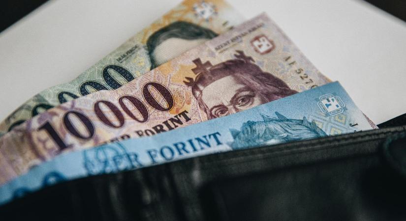 KSH: 708 ezer forint volt a bruttó átlagkereset áprilisban - Népszava