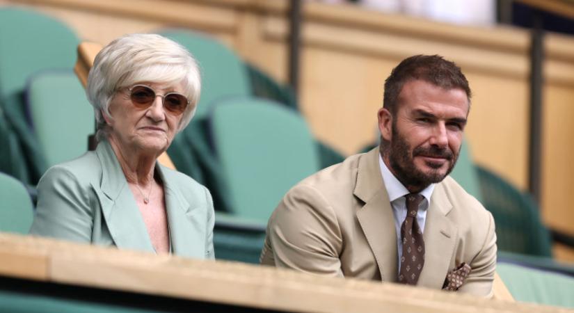 „Sírt, amikor megérkezett” – David Beckham meghatót posztolt a lovaggá ütése után - Elle
