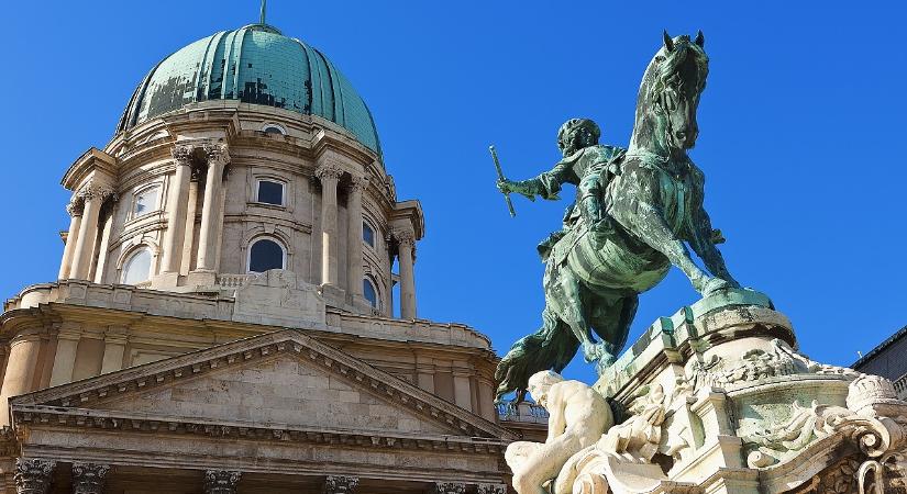 Szokatlan időpontban közli fontos üzeneteit a kormány - Napi.hu