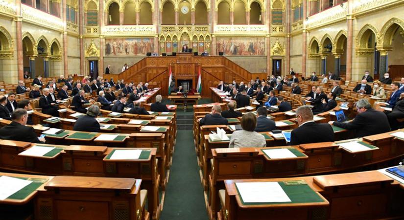 Előtérben a gyermekes családok: elfogadta a 2026-os költségvetést a parlament - Dehir