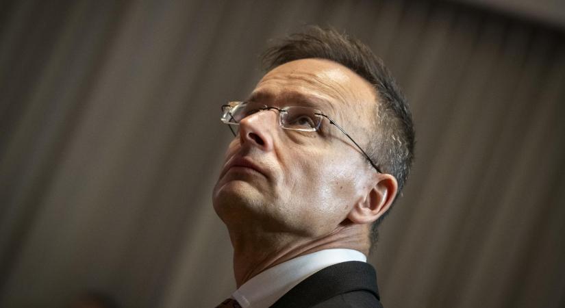 Szijjártó Péter: 87 magyar és egy amerikai állampolgárt hoztunk haza a Közel-Keletről - Népszava