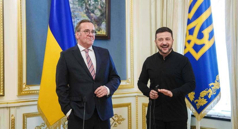 Sokkoló: Zelenszkij évi 14 ezer milliárdot követel a támogatóitól, másokkal finanszíroztatná az ukrán költségvetést - Mandiner