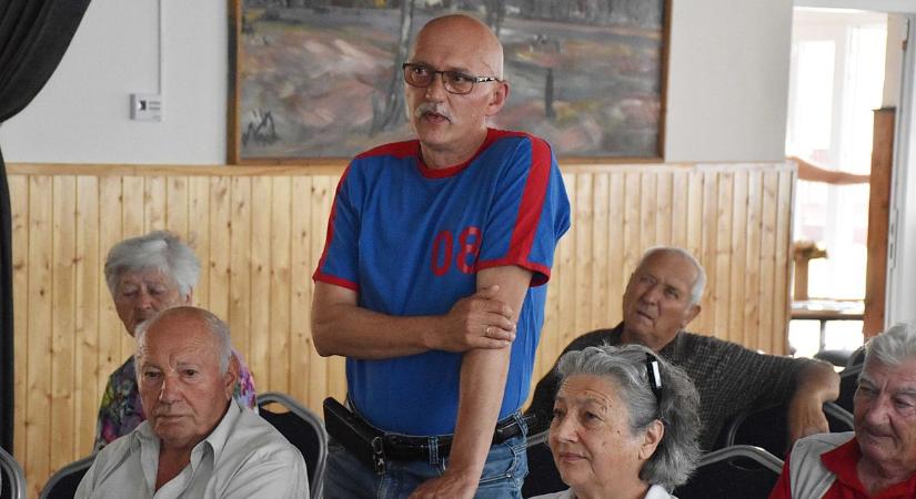 Rossz szagú, zavaros víz folyt a csapból: rendkívüli lakossági fórumot hívtak össze Szentandráson - Szoljon