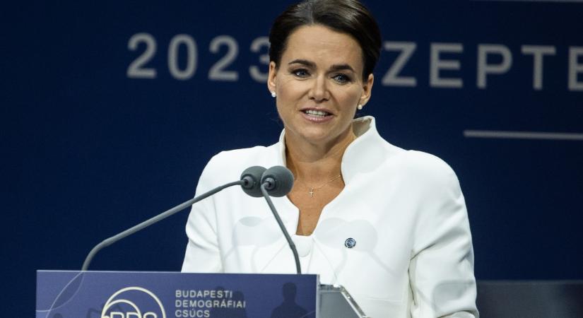 A lemondása óta először vállalt nyilvános szereplést Novák Katalin: szerinte pokoli másfél év van mögötte - Blikk - Kvíz