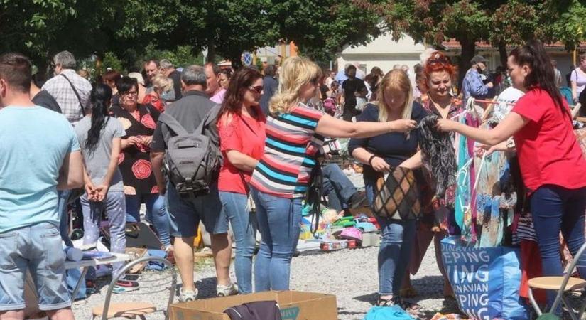 Bosszúság: a vásártéren a vécéhasználat is egy vagyonba kerül - Bama