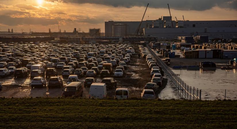 Több mint 4600 dolgozót rúgott ki egy év alatt a 15 legnagyobb gyár az országban - HVG - Gazdaság