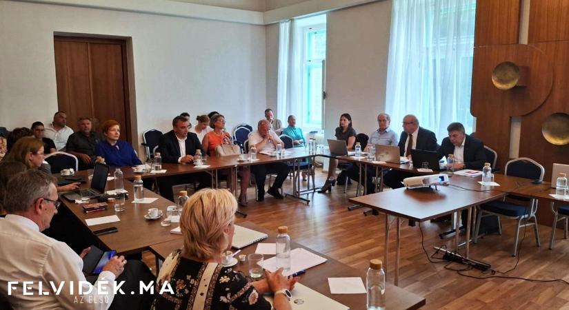 Közös igyekezettel az Ipoly menti oktatás megtartása érdekében - Felvidék.ma