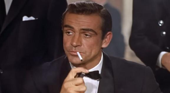 James Bondra Martini és nők helyett gyereknevelés vár - Könyves Magazin