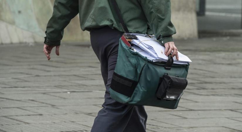 Csak ősztől kézbesítik a nyugdíjasoknak járó 30 ezer forintos utalványokat - HVG - Gazdaság