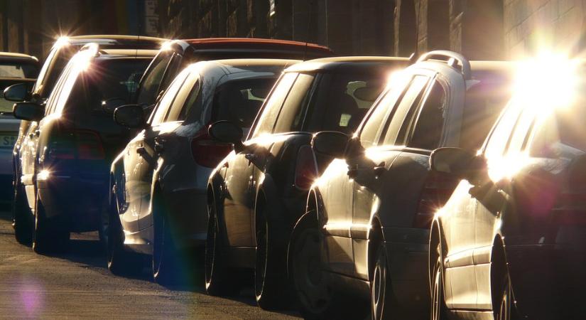 Leállt a forgalom a 86-os úton Szombathelynél - Infostart