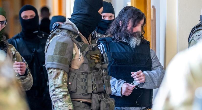 Nem szabadulhat kedvezménnyel a rácsok mögül Portik Tamás egykori bérgyilkosa - 24.hu