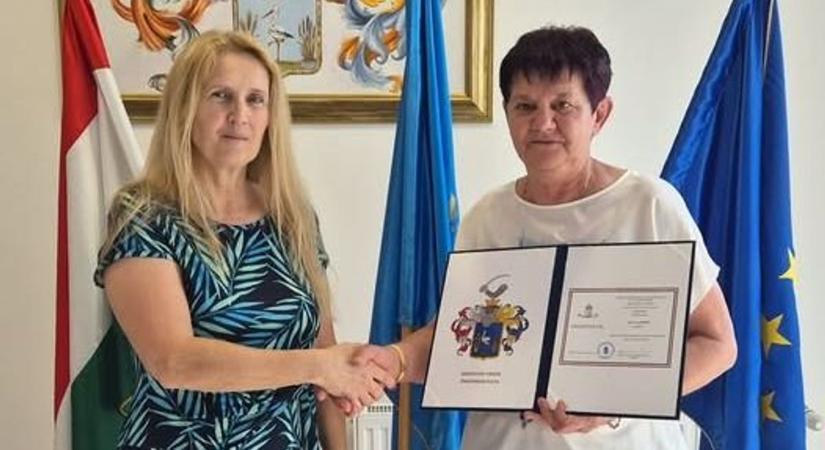 Átvette megbízólevelét Nádudvar új önkormányzati képviselője - Haon