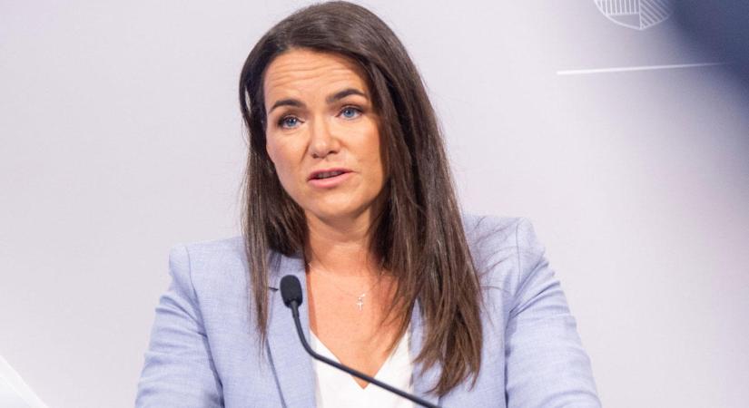 Novák Katalin nyilvánosan sajnáltatta meg magát, de a kegyelmi ügyről ezúttal sem nyilatkozott - röviden.hu