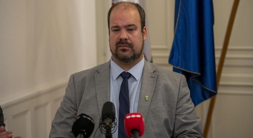 Megütött egy 16 éves gyereket az egyik zuglói alpolgármester, Rózsa András lemondásra és nyilvános bocsánatkérésre szólította fel - Népszava