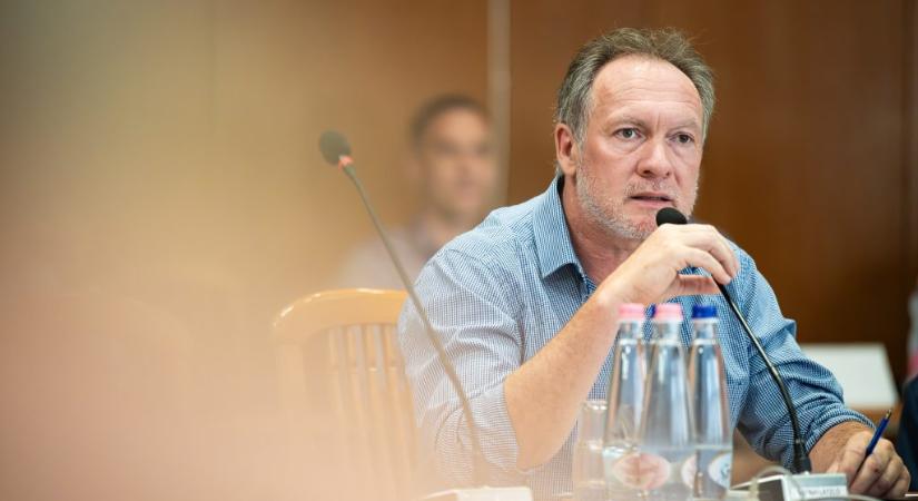Megfosztották Zugló alpolgármesterét a jogköreitől, mert megpofozott egy gyereket - 24.hu