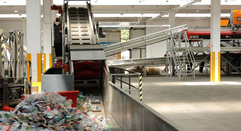 Az Alteo beindította az ország legmodernebb palackfeldolgozóját - VG
