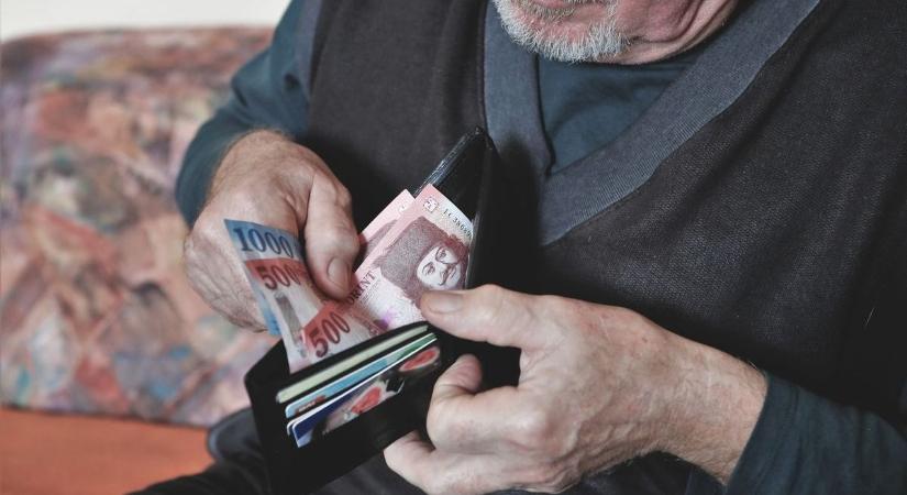 700 ezer forint az átlagfizetés - A reálkereseteknél öt százalékos bővülés figyelhető meg - Vaol