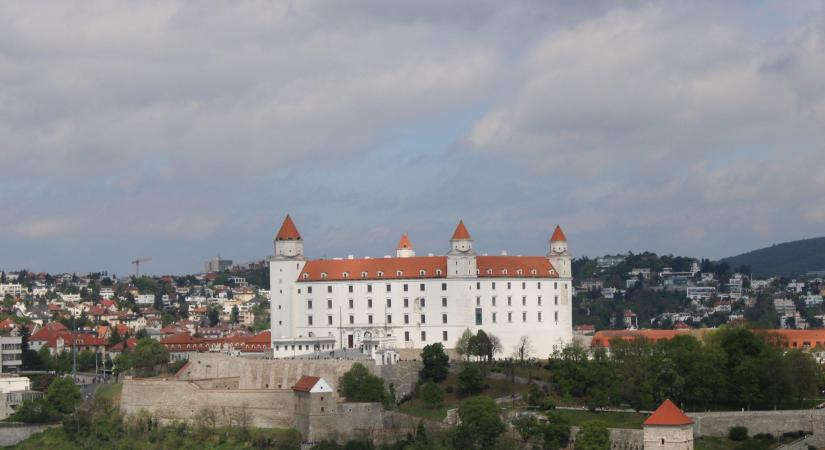 A kormányprogram világosan fogalmaz, Szlovákia a NATO tagja - Felvidék.ma