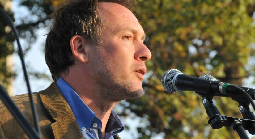 Botrány Zuglóban: felpofozott egy gyereket az alpolgármester, Rózsa András lemondásra és bocsánatkérésre szólította fel Várnai Lászlót - BudaPestkörnyéke