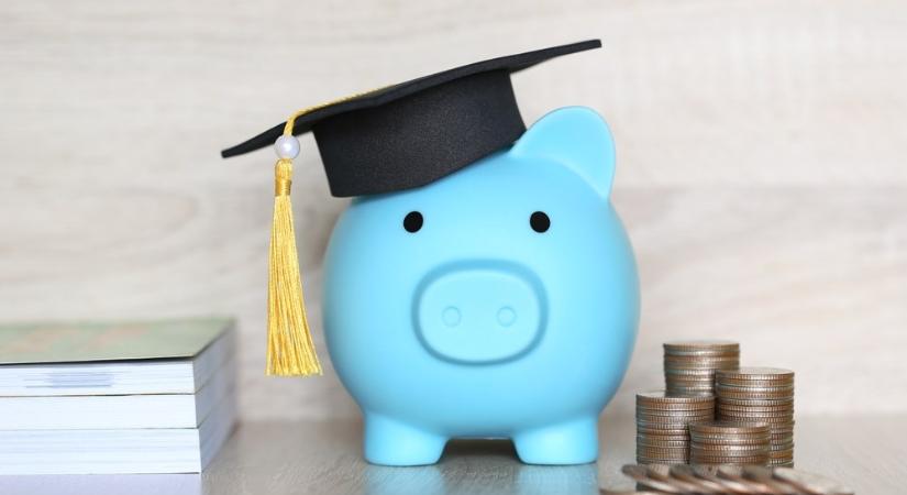Meghosszabbítja a kormánya diákhitelek kamatstopját - Eduline