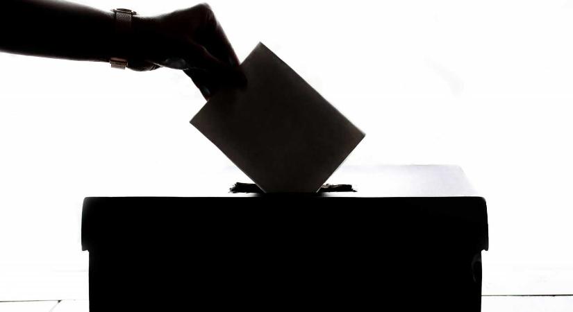 A PSD pénteken dönt a kormányra lépésről - Maszol