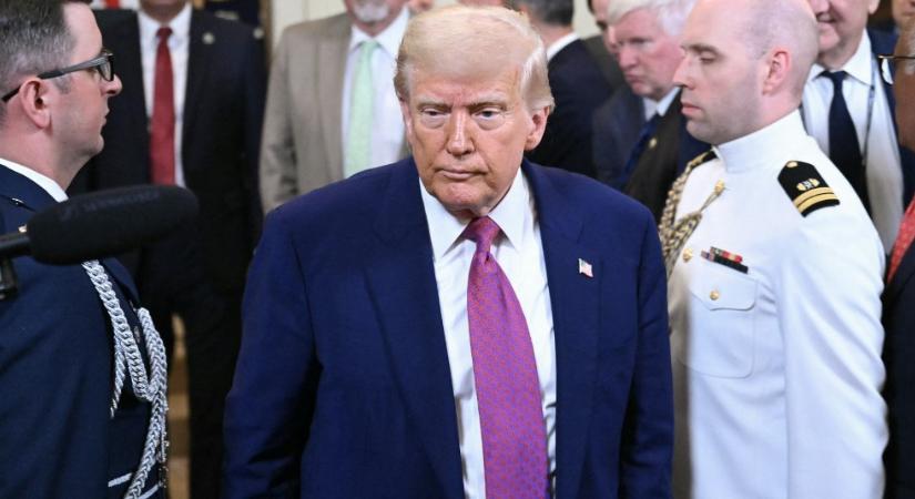 Jön Donald Trump saját mobiltelefonja, ennyiért lehet megvásárolni - 168.hu