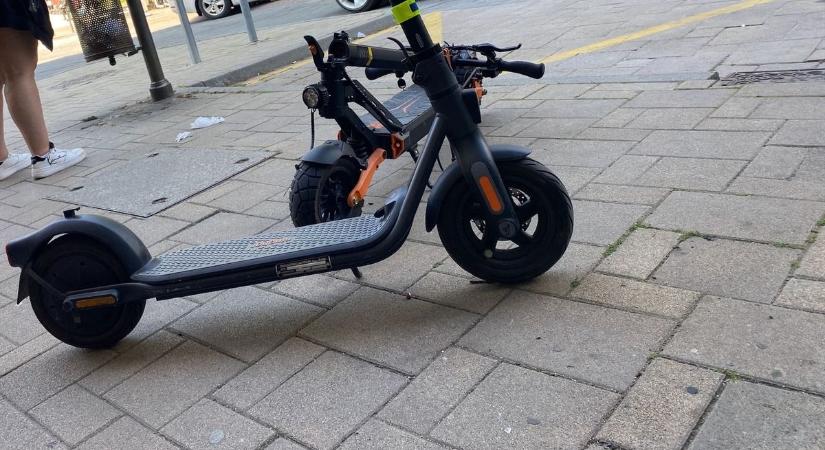 Elgázoltak egy rollerrel közlekedő férfit a zalai város központjában (galéria) - Zaol