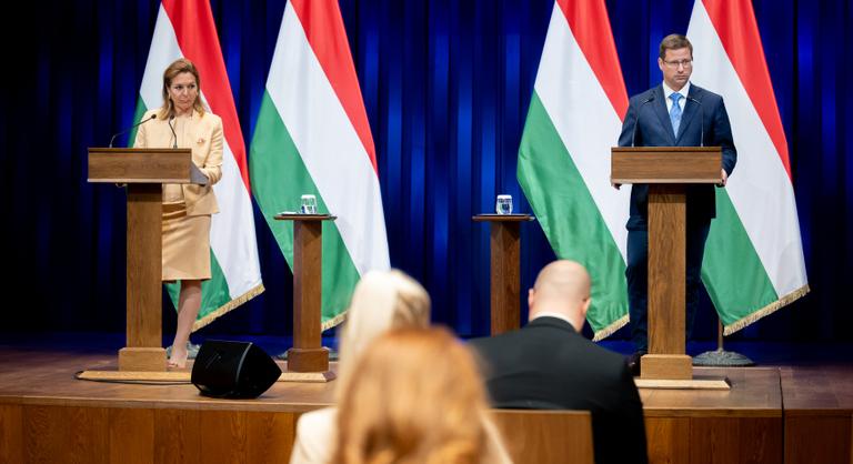 Kormányinfó: lehetséges benzinárstop, cáfolat a választásokról, a Tisza Párt kedvenc humoristája - Index