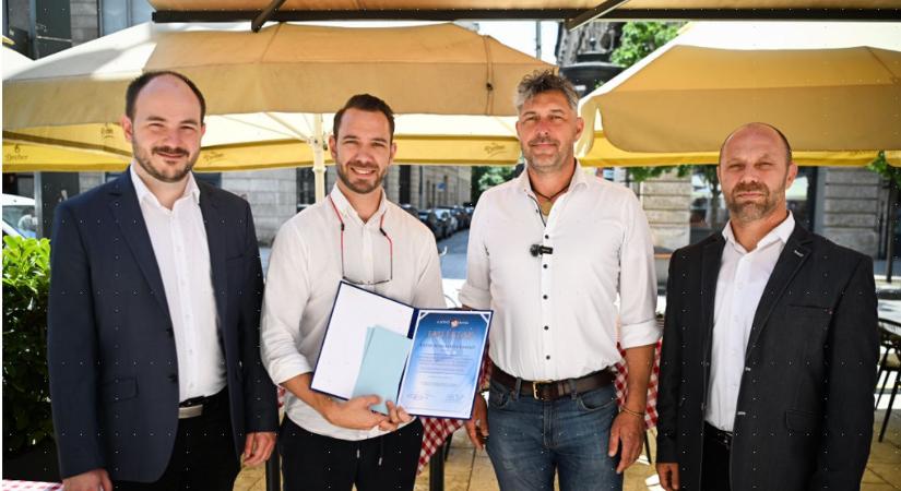 Kitüntették a Jeszenszky házaspár megmentőjét, Kézdi-Schlachta Lászlót - vasarnap.hu