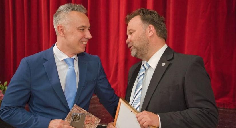 Aranyosi-ügy: veszélybe került a humorista díszpolgári címe is - Mandiner