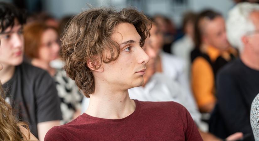 Az anya elvesztését dolgozza fel Kiss Bálint Béla, egy fiatal hazai író díjnyertes írása - Új Szó