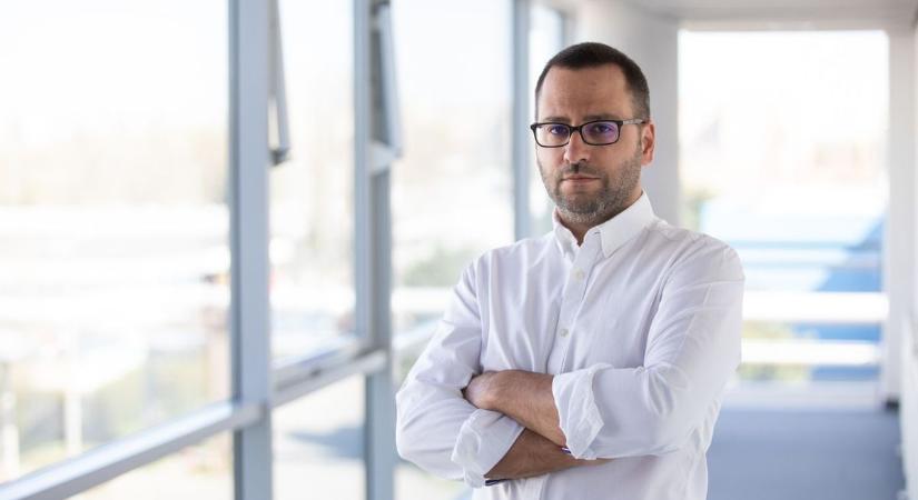 A Válasz Online „jó hírneve” megsértéséért beperelte a Szuverenitásvédelmi Hivatalt - Mandiner