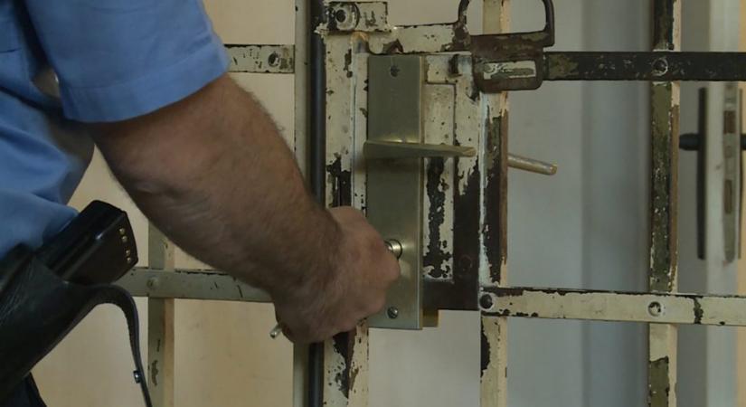 Súlyos testi sértés miatt került rácsok mögé egy nagybecskereki fiatal - Szabad Magyar Szó