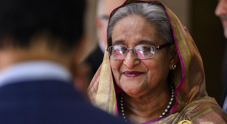 Mintegy 350 ingatlant foglalt le a brit hatóság a volt bangladesi miniszterelnök bizalmasától - Index