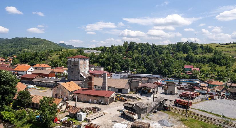 Levegő után kapkod Parajd, megnyitják a sósfürdőt - Napi.hu