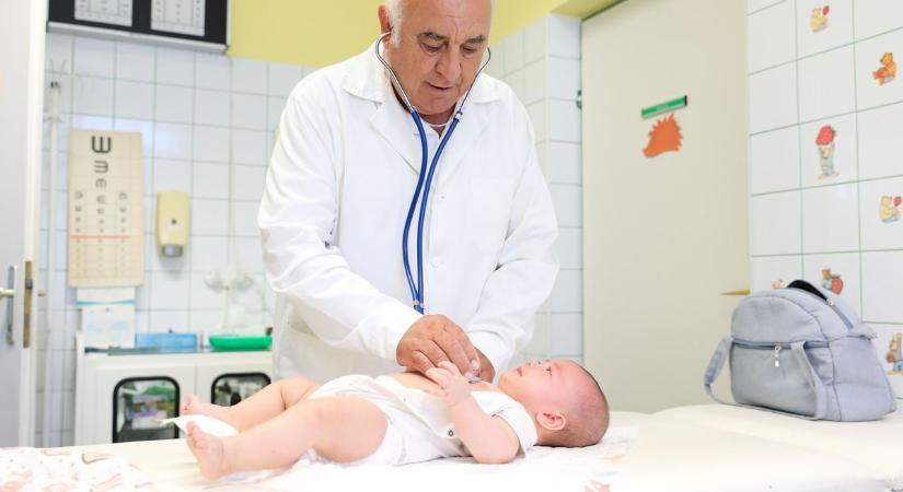 Nyaralni megy gyerekkel? Ezeket a gyógyszereket vigye a győri orvos szerint - Kisalföld
