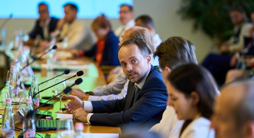 Az állampapír jövője: zárt ajtók mögött megszólalt a Magyar Államkincstár elnöke – ez lehet a sláger a PMÁP után - VG