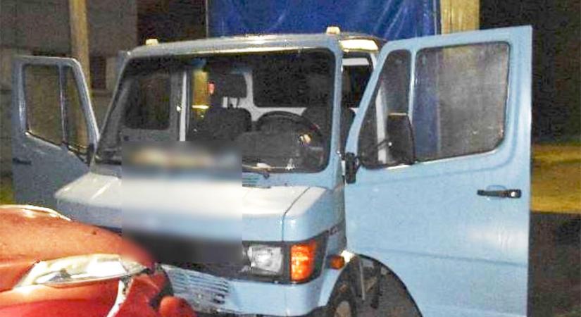 Lopott teherautóval tarolta le a környéket egy ittas férfi - Bp-i Autósok