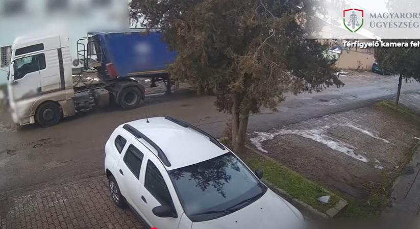 Elszabadult egy kamion Egerben, sofőr nélkül indult meg a lejtőn – videó - Blikk