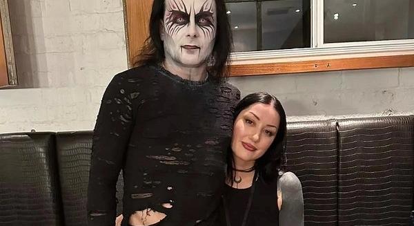 A színpadon kérte meg barátnője kezét a Cradle Of Filth frontembere (videó) - Rockbook